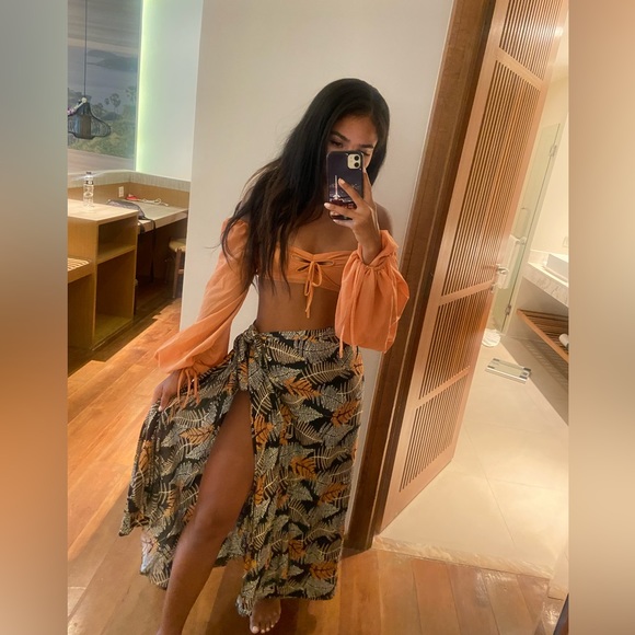 Beautiful Oh Polly Long sleeve Crop Top - Medium - Picture 4 of 5